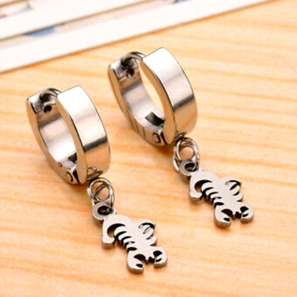 Gothsilver Titanium Steel Scorpion Mini Hoops